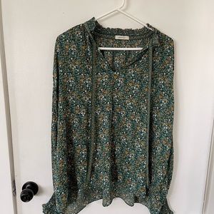 Flowy floral high low green blouse. Size large.